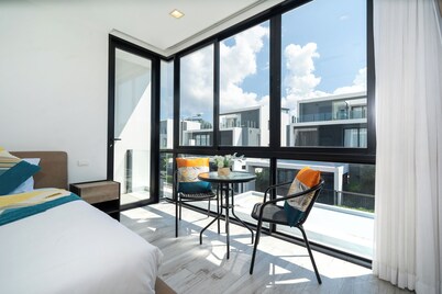 Pleasant villa with AC in Thalang