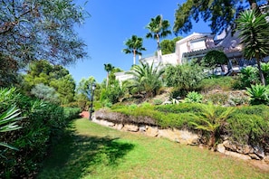 Property grounds - YOUR RETREAT WITH GOLF, SUN AND POOL.  (Alhaurin el Grande)