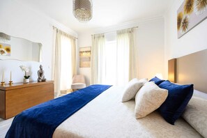 3 bedrooms, iron/ironing board, travel cot, free WiFi - YOUR RETREAT WITH GOLF, SUN AND POOL.  (Alhaurin el Grande)