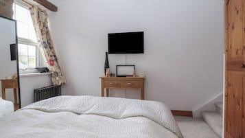 1 bedroom, individually decorated, individually furnished, free WiFi