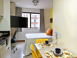 1 dormitorio, tabla de planchar con plancha, wifi gratis y ropa de cama