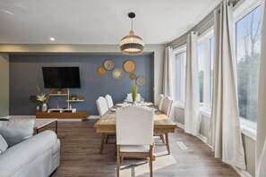218 Crosswinds Blvd, Unit 7 - No Pets Allowed | ๊ฐ์ค ๋ด ์์ฌ ๊ณต๊ฐ