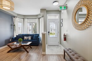 218 Crosswinds Blvd, Unit 7 - No Pets Allowed | ๊ฑฐ์ค ๊ณต๊ฐ