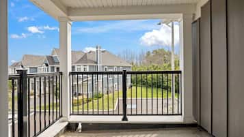 218 Crosswinds Blvd, Unit 9 - Pets Allowed | ๋ฐ์ฝ๋