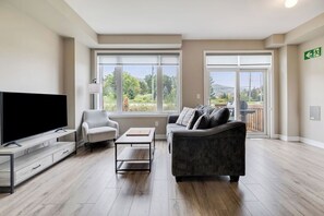 218 Crosswinds Blvd, Unit 16 - Pets Allowed | Wohnbereich