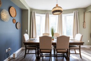 218 Crosswinds Blvd, Unit 7 - No Pets Allowed | Servicio de comidas en la habitación