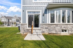 218 Crosswinds Blvd, Unit 7 - No Pets Allowed | Terrasse/Patio