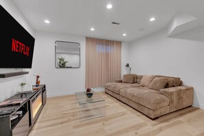 Fernseher, Kamin