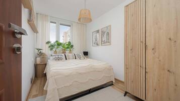 2 bedrooms, iron/ironing board, travel crib, WiFi