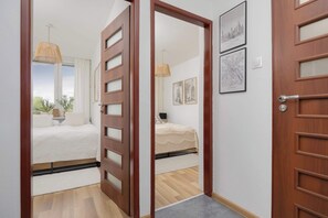 2 makuuhuonetta, silitysrauta/-lauta, vauvan matkasänky, Wi-Fi