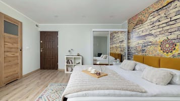 Fer et planche à repasser, lit de bébé portatif, Wi-Fi, literie fournie