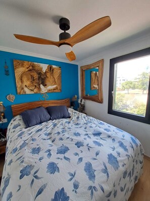 1 soverom, strykejern/-brett og sengetøy