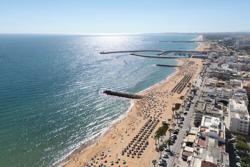 Newly renovated 2BD Apartment in Quarteira, 8 min walk from the beach