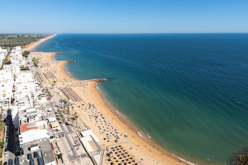 Newly renovated 2BD Apartment in Quarteira, 8 min walk from the beach