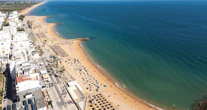 Newly renovated 2BD Apartment in Quarteira, 8 min walk from the beach