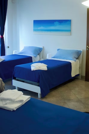 Comfort appartement, balkon | Verduisterende gordijnen, een strijkplank/strijkijzer, gratis wifi