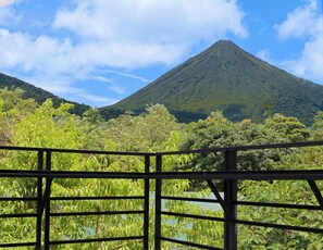 Property grounds - Luxury Volcano View! Private Pool & BBQ! (La Fortuna, San Carlos)