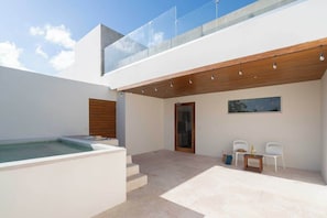 Bain à remous extérieur