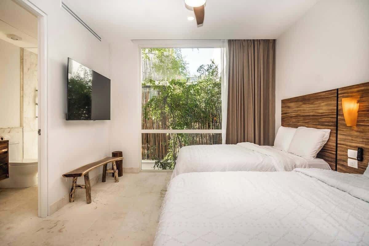 2 bedrooms, iron/ironing board, travel cot, WiFi