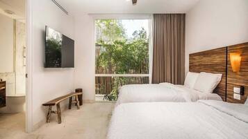 2 bedrooms, iron/ironing board, travel cot, WiFi