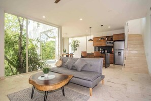 TV, books, offices - Luxury 2 Story Villa-Private pool & Rooftop BBQ! (Tulum)