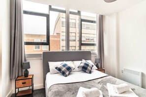 2 habitaciones, tabla de planchar con plancha y acceso a internet