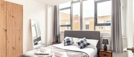 2 slaapkamers, een strijkplank/strijkijzer, wifi, beddengoed