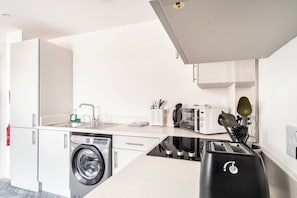 Fridge, microwave, oven, stovetop