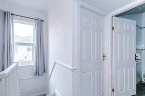 Interior - 3 BDR House By Eason Stays Short Lets Preston (Lancashire)