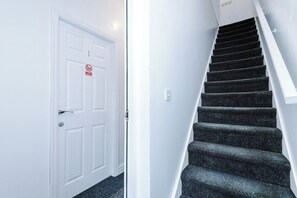 Interior - 4BDR House By Eason Stays Short Lets Chorley (Lancashire)