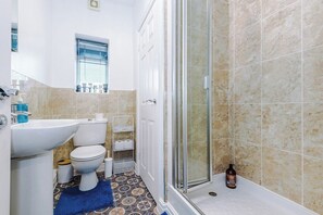 Hair dryer, towels - 15%OFF|Stay7PayLess|Business|Parking|WiFi|Sleeps7 (Lancashire)