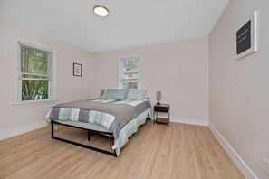 2 dormitorios, tabla de planchar con plancha, wifi gratis y ropa de cama