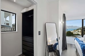 2 bedrooms, iron/ironing board, travel cot, WiFi