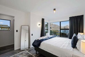 2 bedrooms, iron/ironing board, travel cot, WiFi