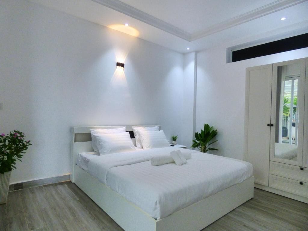 Desk, laptop workspace, free WiFi