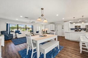 Interior - Beautiful Canal Home & Heated Pool in Sarasota- Boater Paradise, Slip Included! (Sarasota)