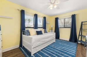 3 chambres, fer et planche à repasser, Wi-Fi, draps fournis