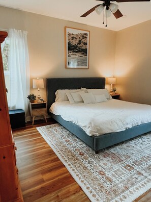 3 habitaciones, acceso a internet y ropa de cama