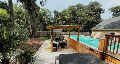 Chic Family - Friendly 3BR Home w/ Pool, Hot Tub & Fire pit near Parris Island