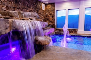Indoor pool, a heated pool - LUXURY NEW CONSTRUCTION! Mountain Horizon–Pool, Spa, Sports Court, Golf, Views (Sevierville)