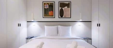 2 chambres, fer et planche à repasser, Wi-Fi, draps fournis