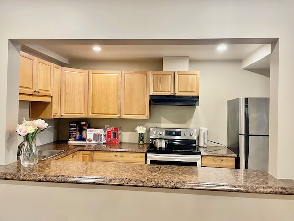 Fridge, microwave, oven, stovetop