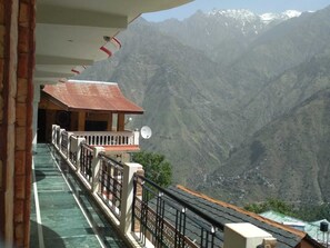 ด้านหน้าที่พัก