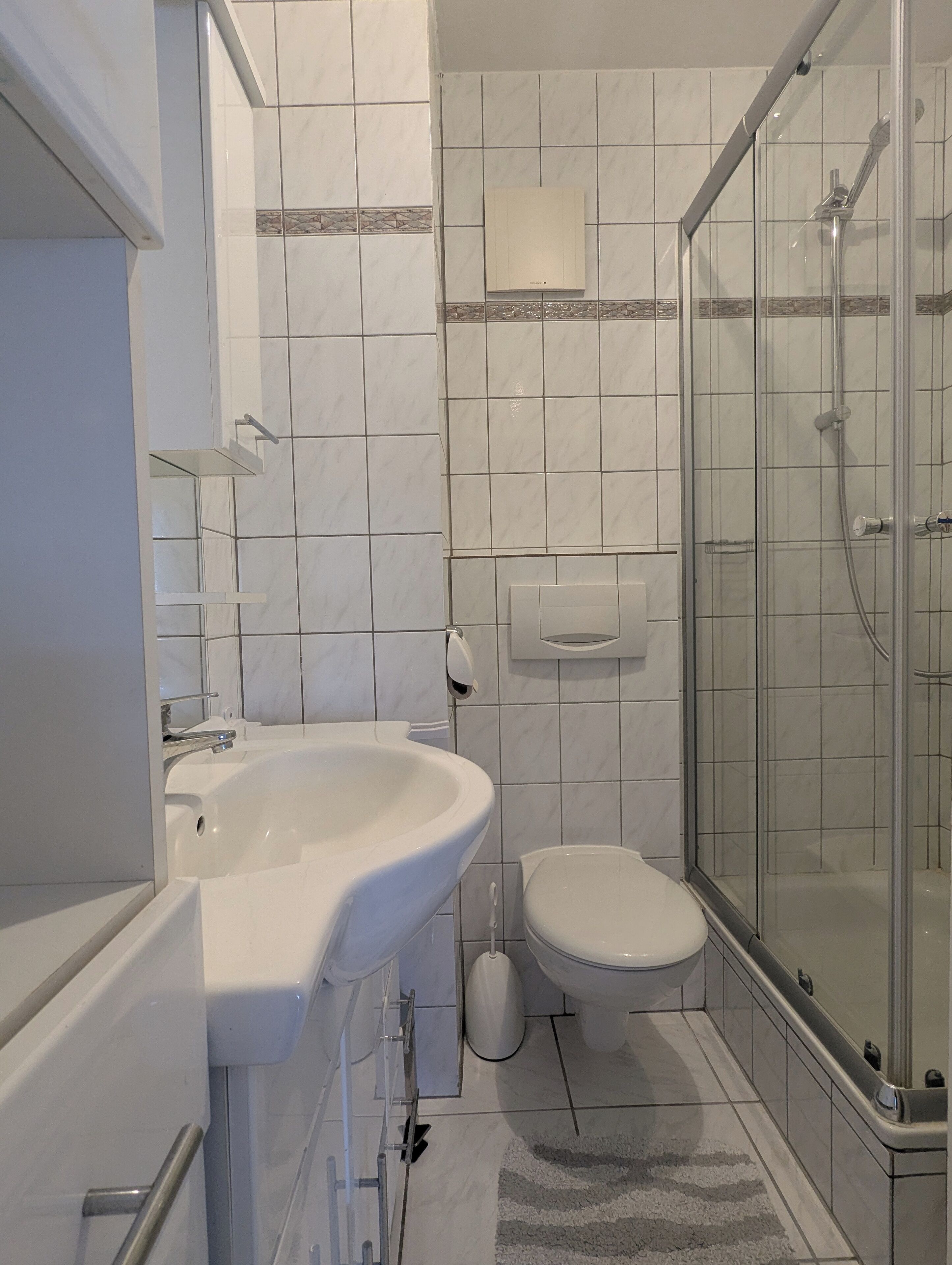 Dusche, Handtücher, Seife, Toilettenpapier