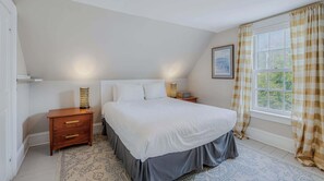 4 soverom, skrivebord, strykejern/-brett og wi-fi
