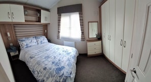 2 slaapkamers, een strijkplank/strijkijzer, wifi, beddengoed