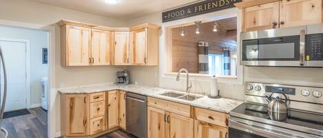 Micro-ondes, four, plaque de cuisson, lave-vaisselle