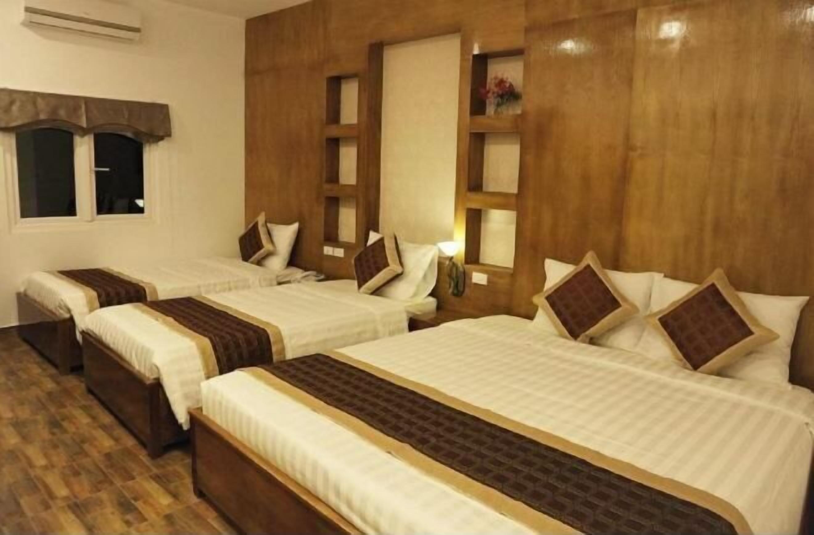 Safe på rommet, skrivebord, skrivebord for bærbar PC og lydisolert