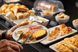 Petit déjeuner continental compris tous les jours