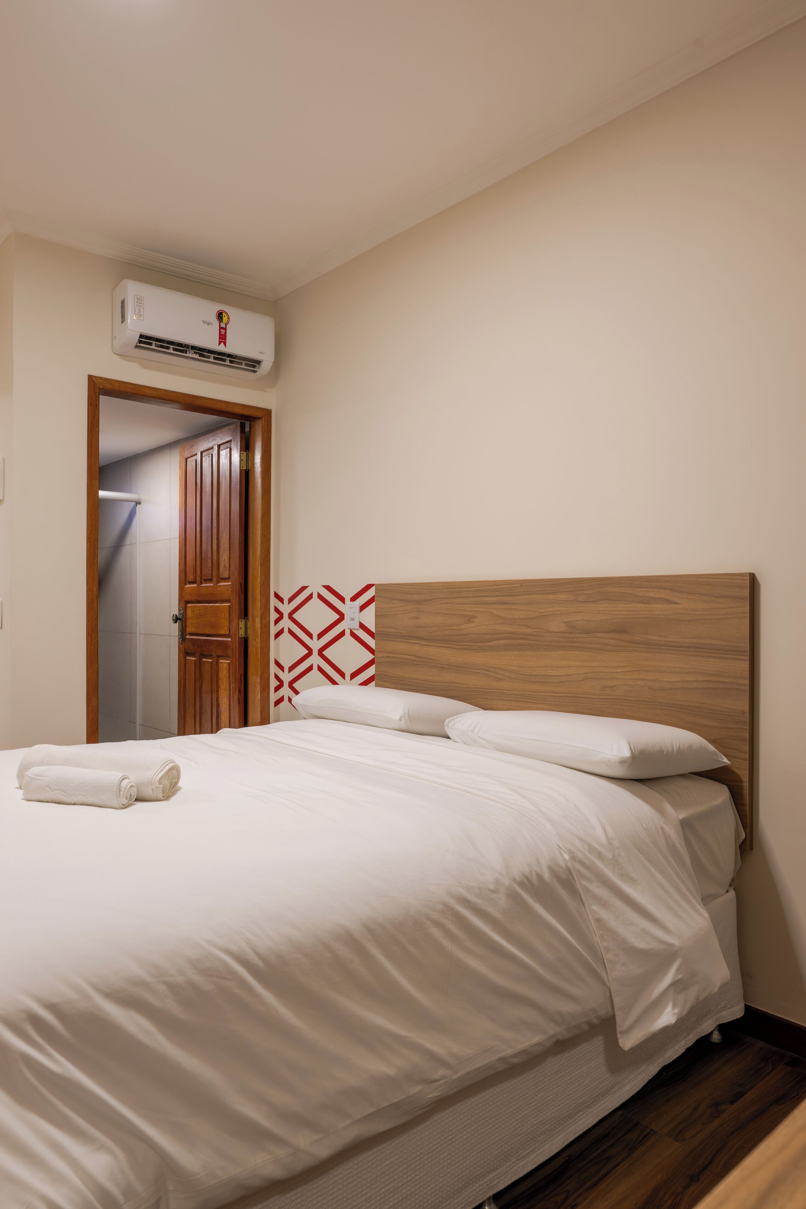 Comfort Room | Laptop workspace, free WiFi, bed sheets, wheelchair access